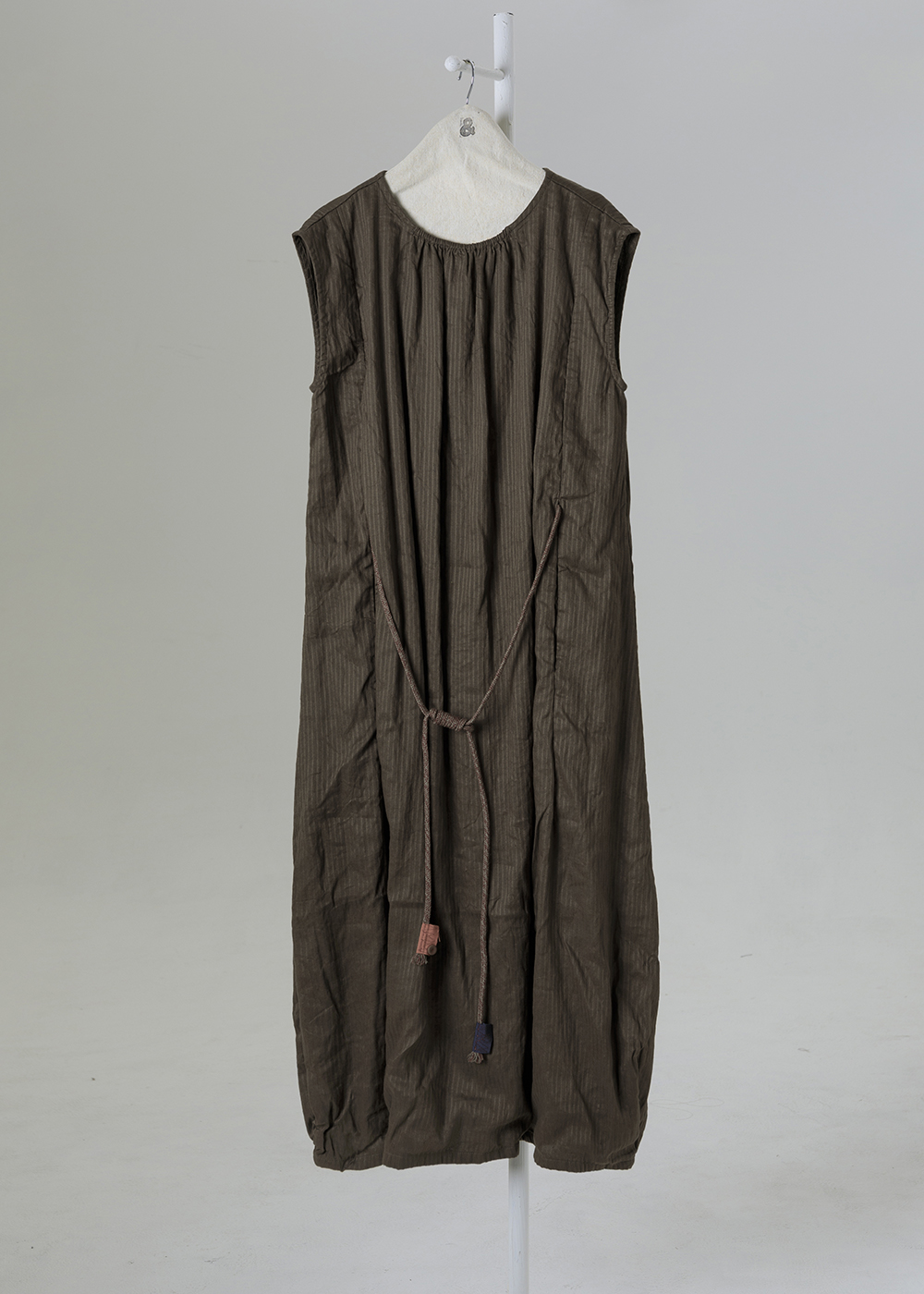 | 葉蔓光紋｜編繩縮腰長洋裝