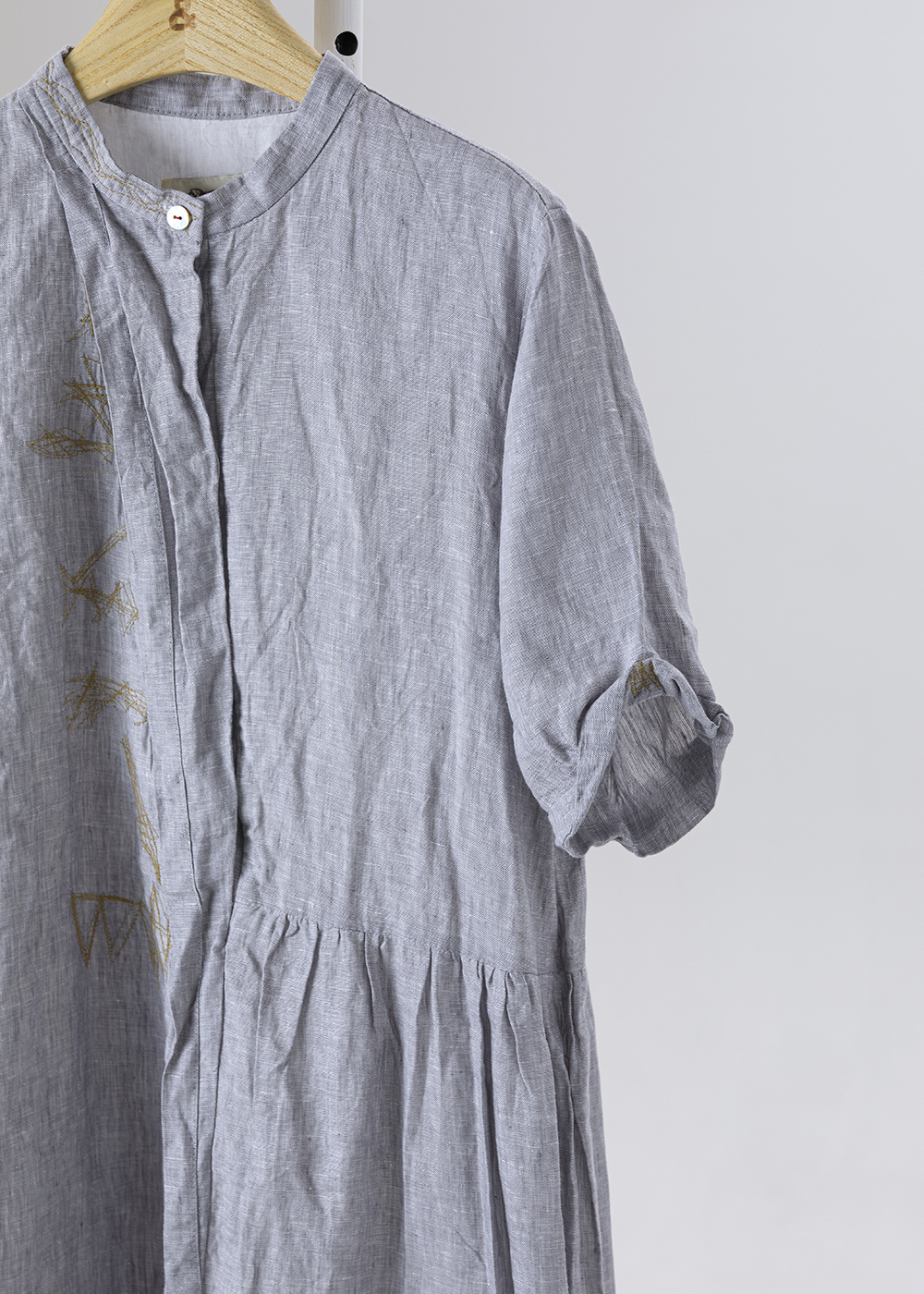  |日曬亞麻|捲袖立領皺感襯衫洋裝