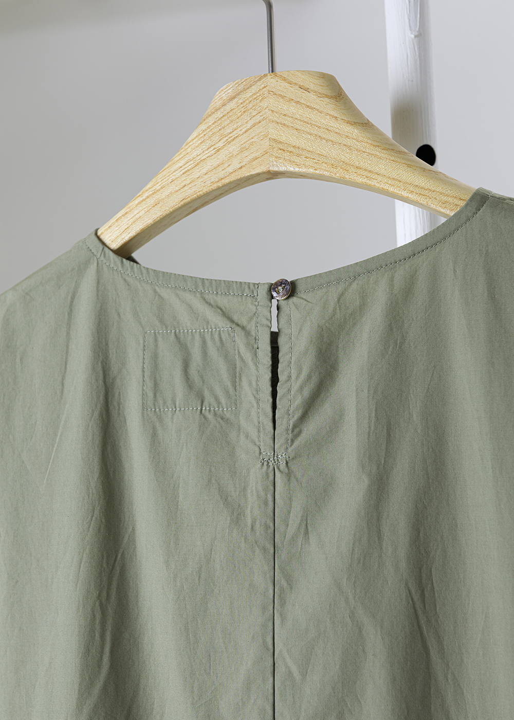 慢活捲袖圓領皺感洋裝