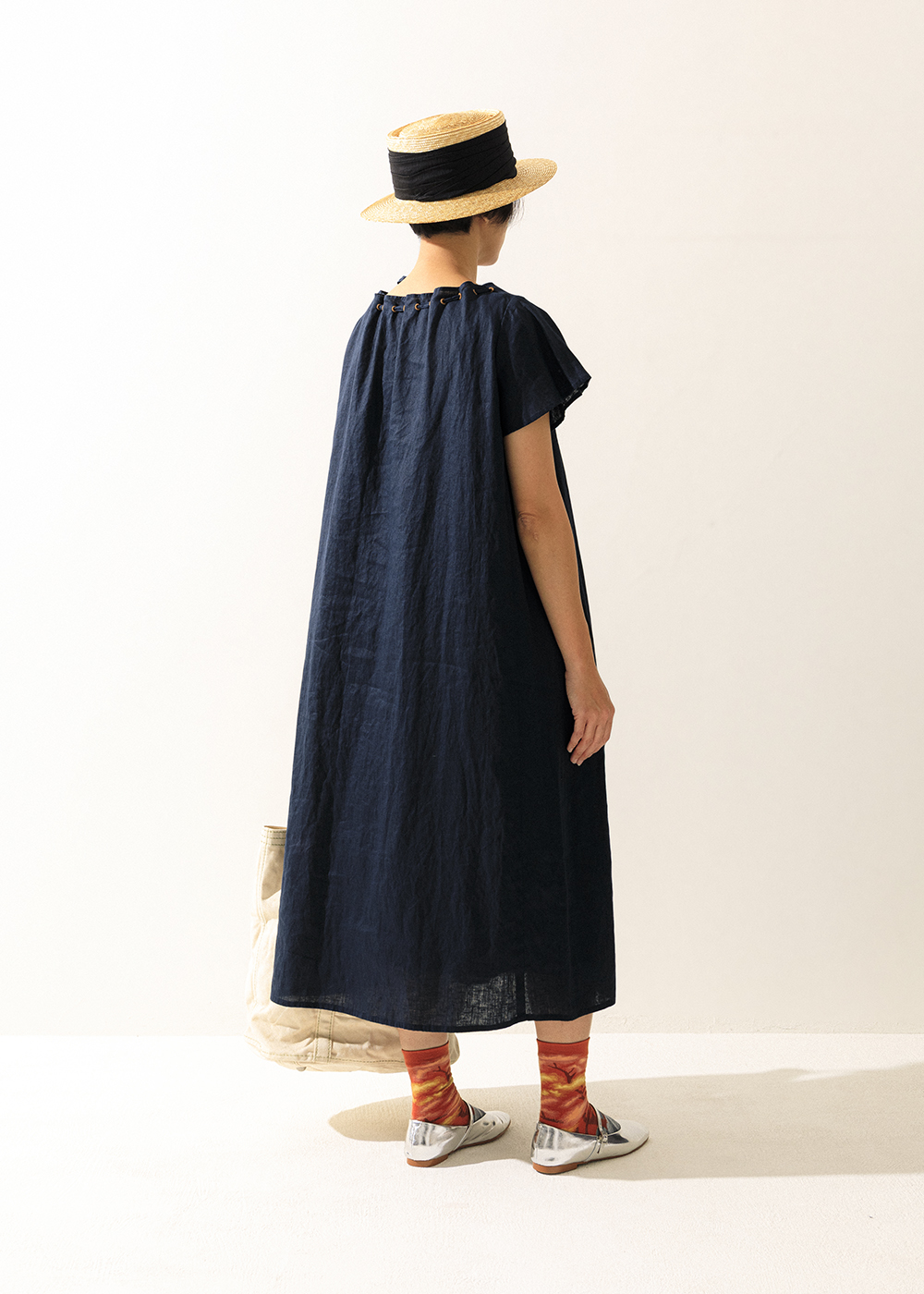 |沁風麻織 |微瀾穿繩領亞麻洋裝