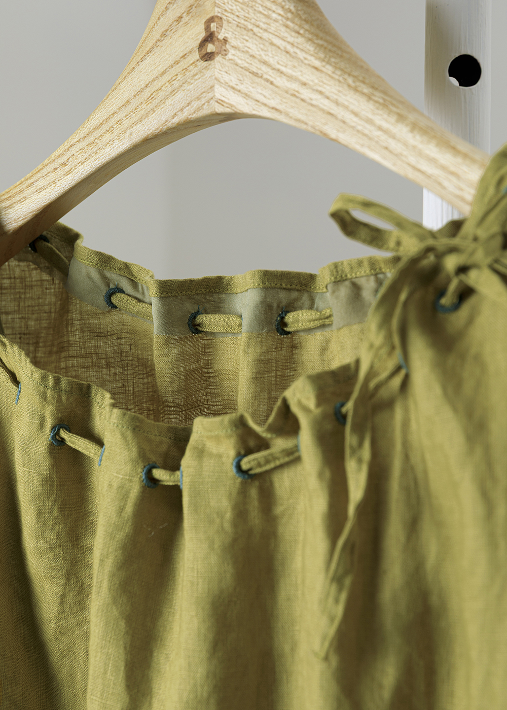 |沁風麻織 |微瀾穿繩領亞麻洋裝