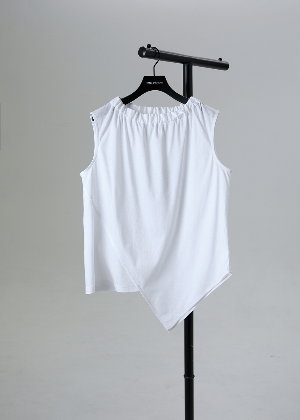 構線不對稱斜角長版背心 