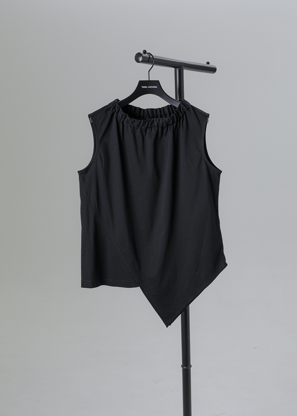 構線不對稱斜角長版背心 