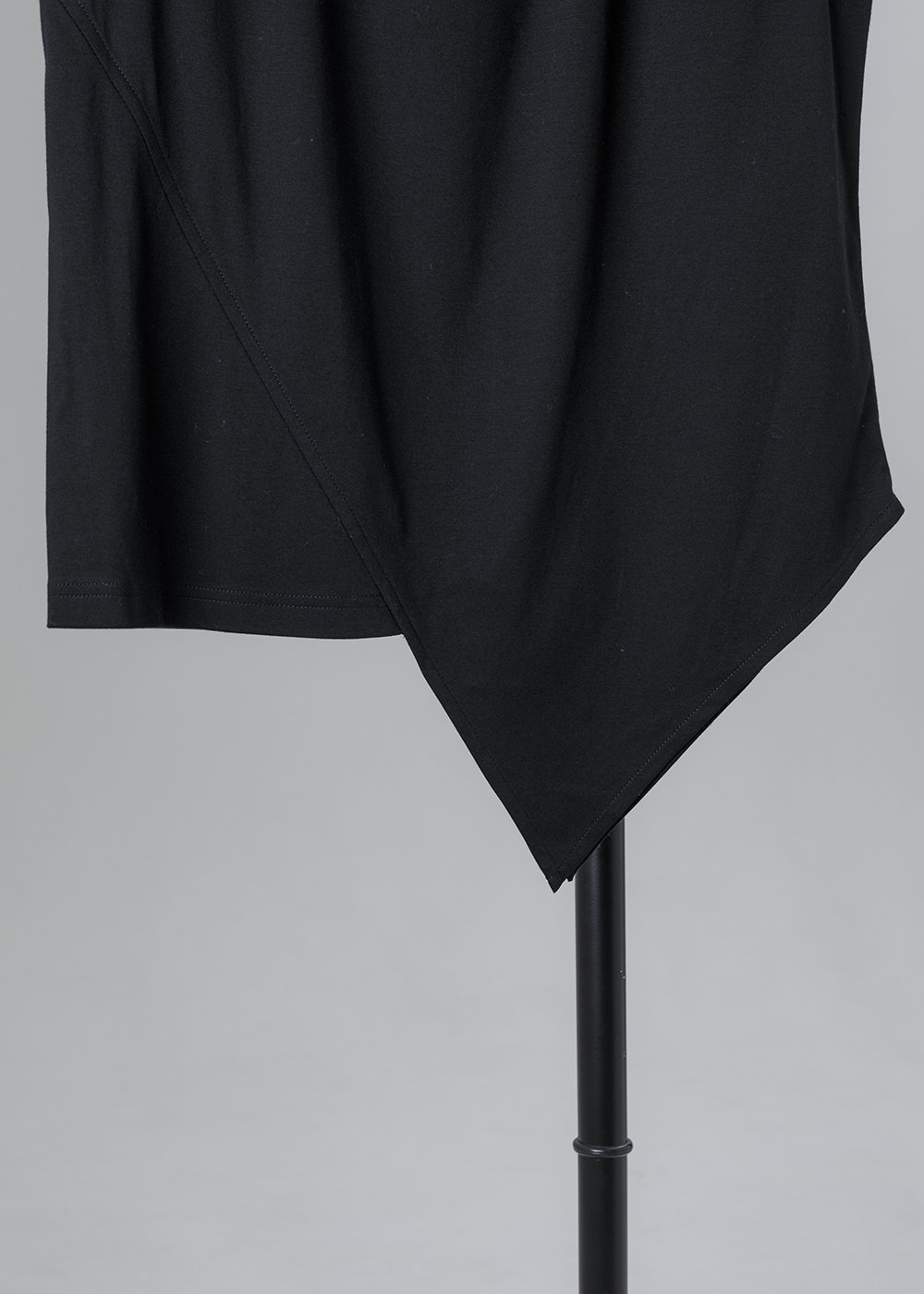 構線不對稱斜角長版背心 