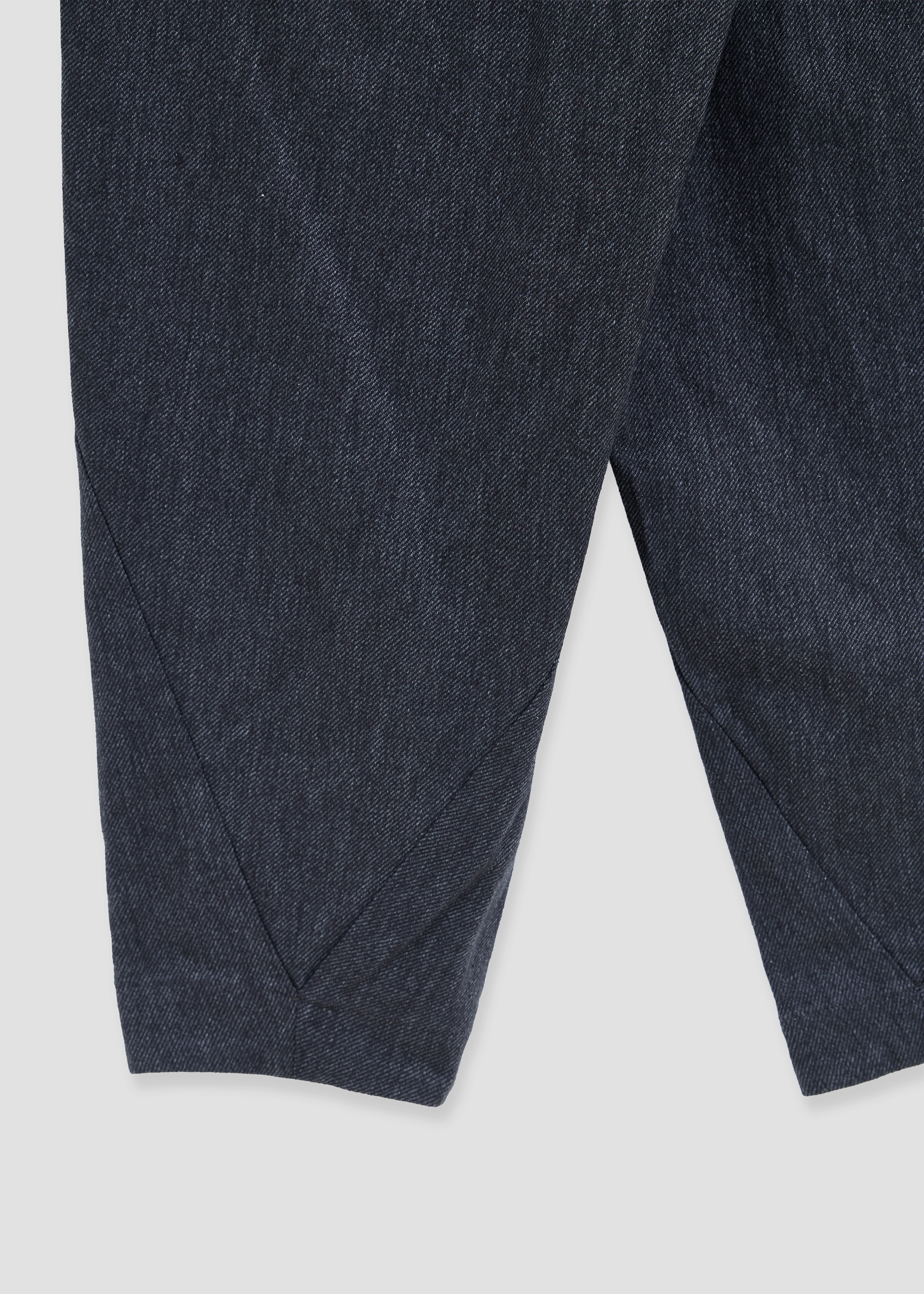 Tapered pants 