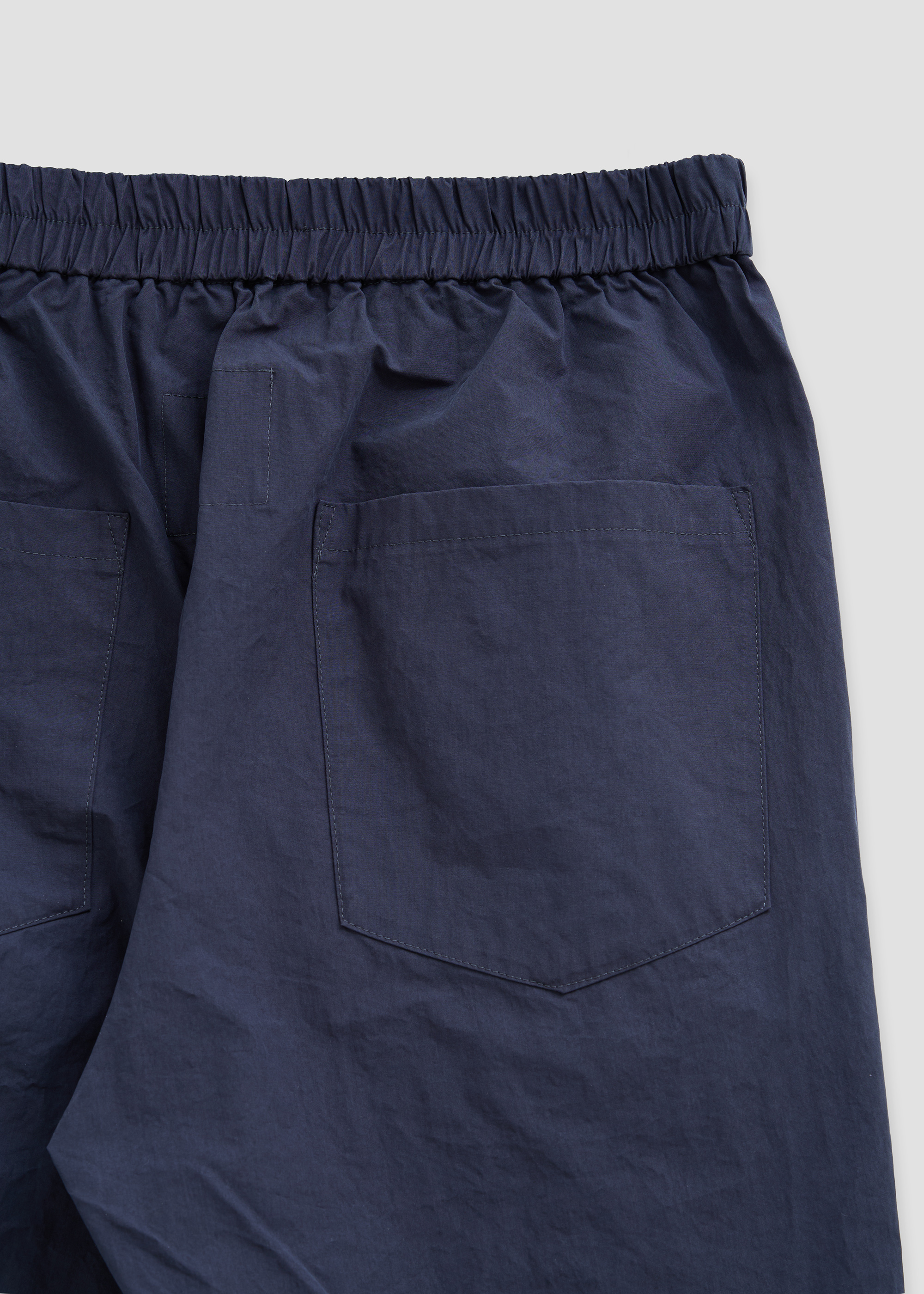 Tapered pants 