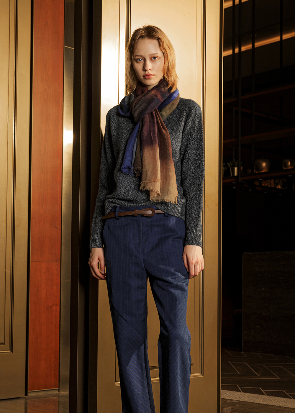 緩光高領羊絨針織上衣