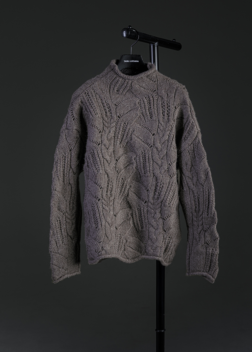 層葉鏤空針織上衣