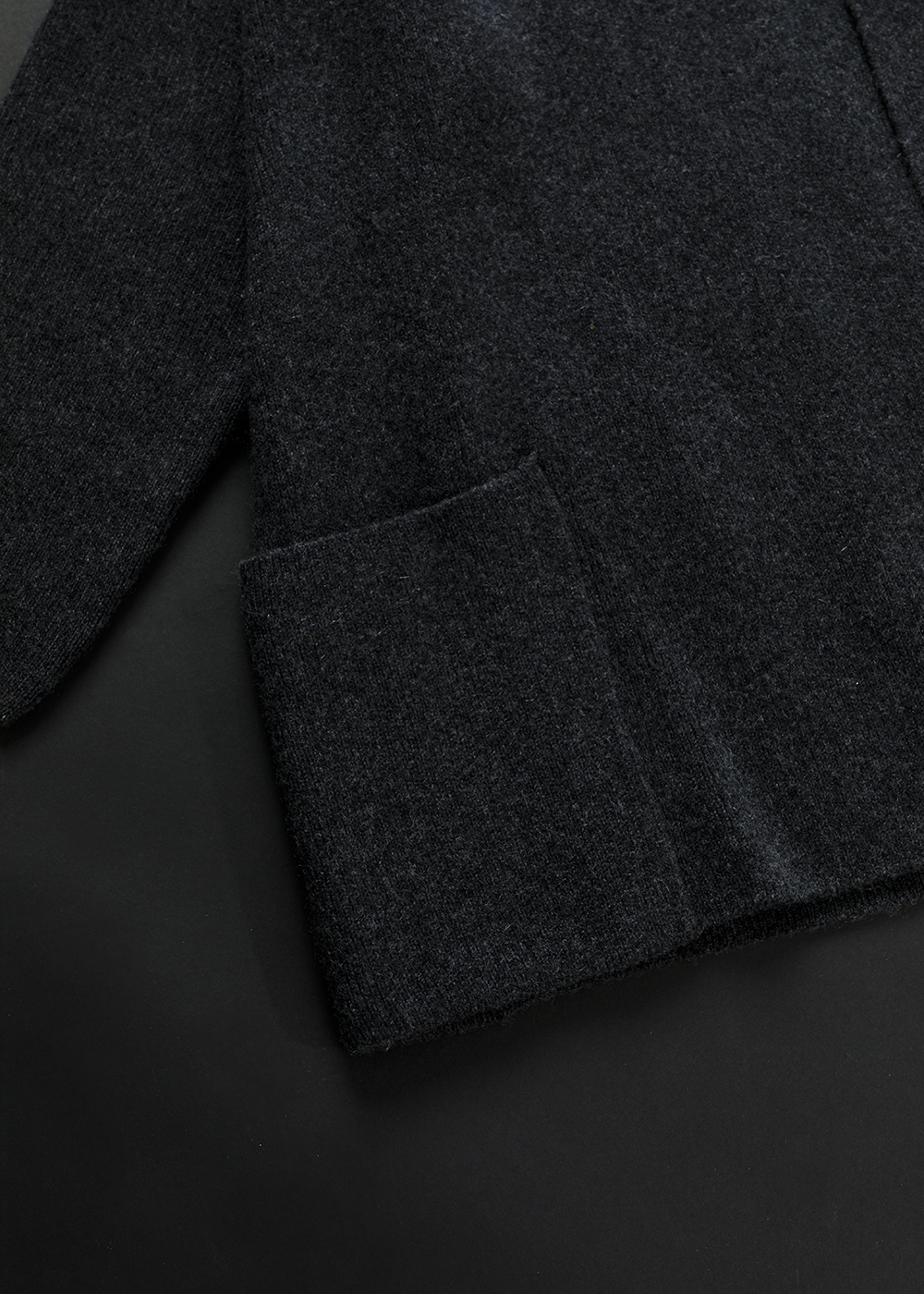 灰霧大翻領落肩羊毛外套