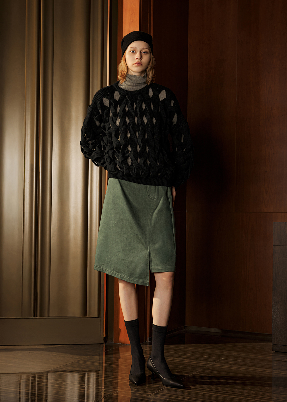 霧編交錯鏤空針織上衣