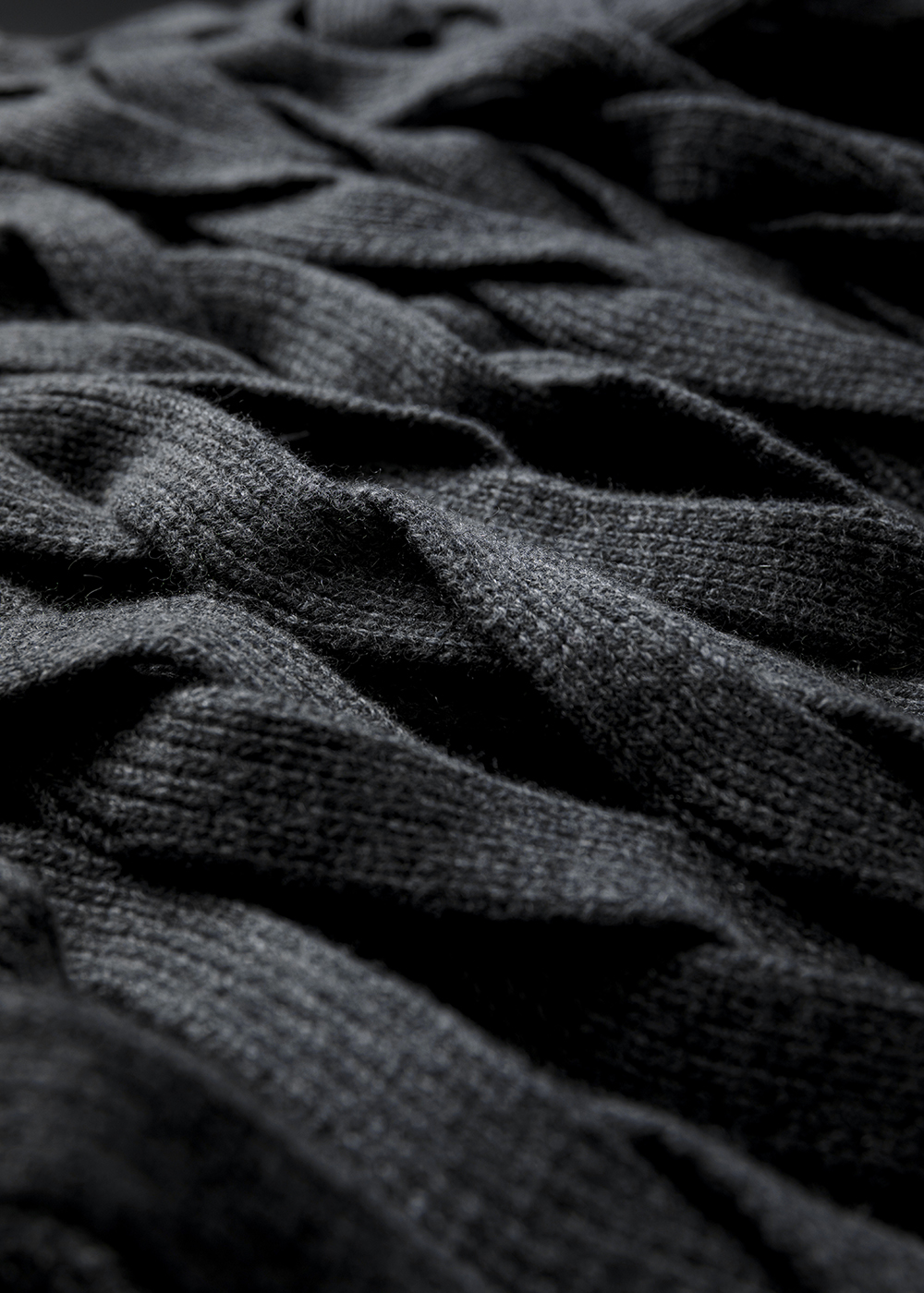 霧編交錯鏤空針織上衣