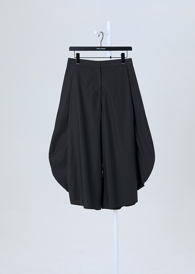 Cropped Pants