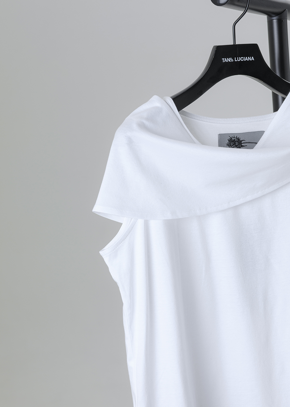 靜流垂墜領短袖上衣