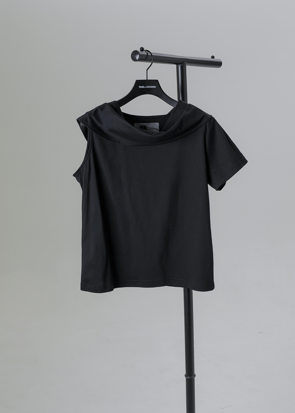 靜流垂墜領短袖上衣