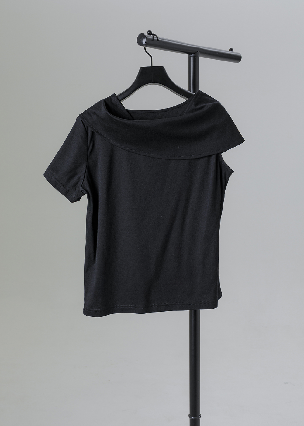 靜流垂墜領短袖上衣