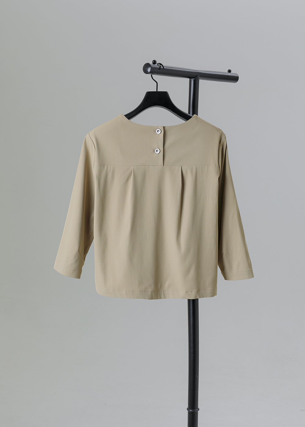 Three quarter sleeve top