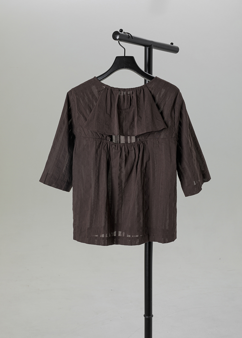 Three-quarter sleeve top