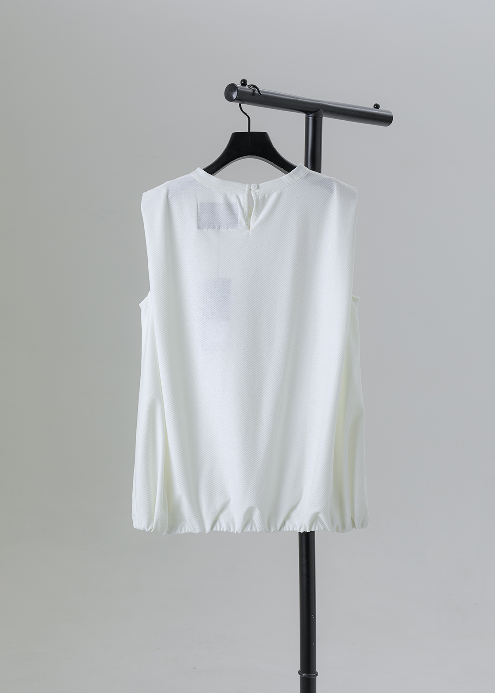  | 紋理行進 | 凝序極簡立面無袖上衣