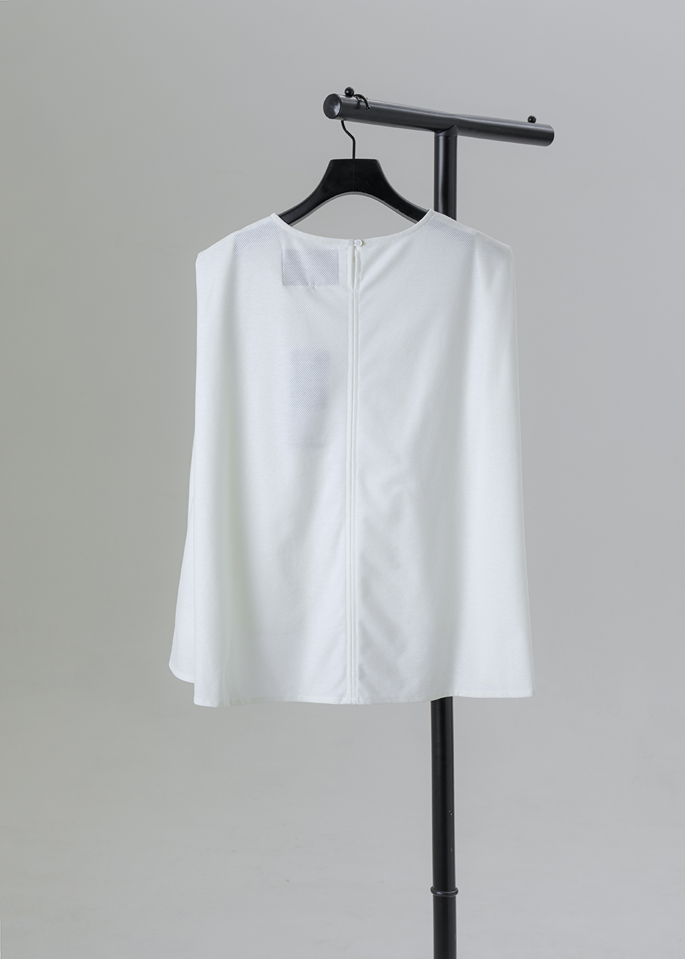  | 紋理行進 |靜構層次剪裁無袖上衣