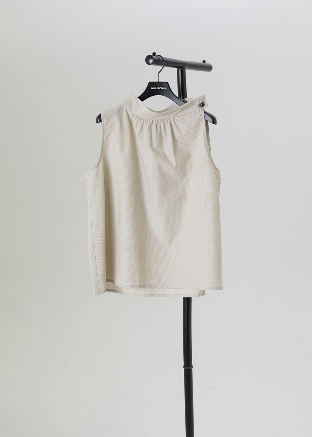 緩域立領側釦無袖上衣