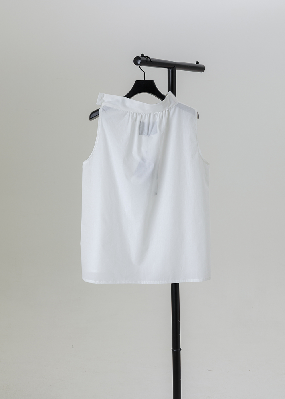 緩域立領側釦無袖上衣