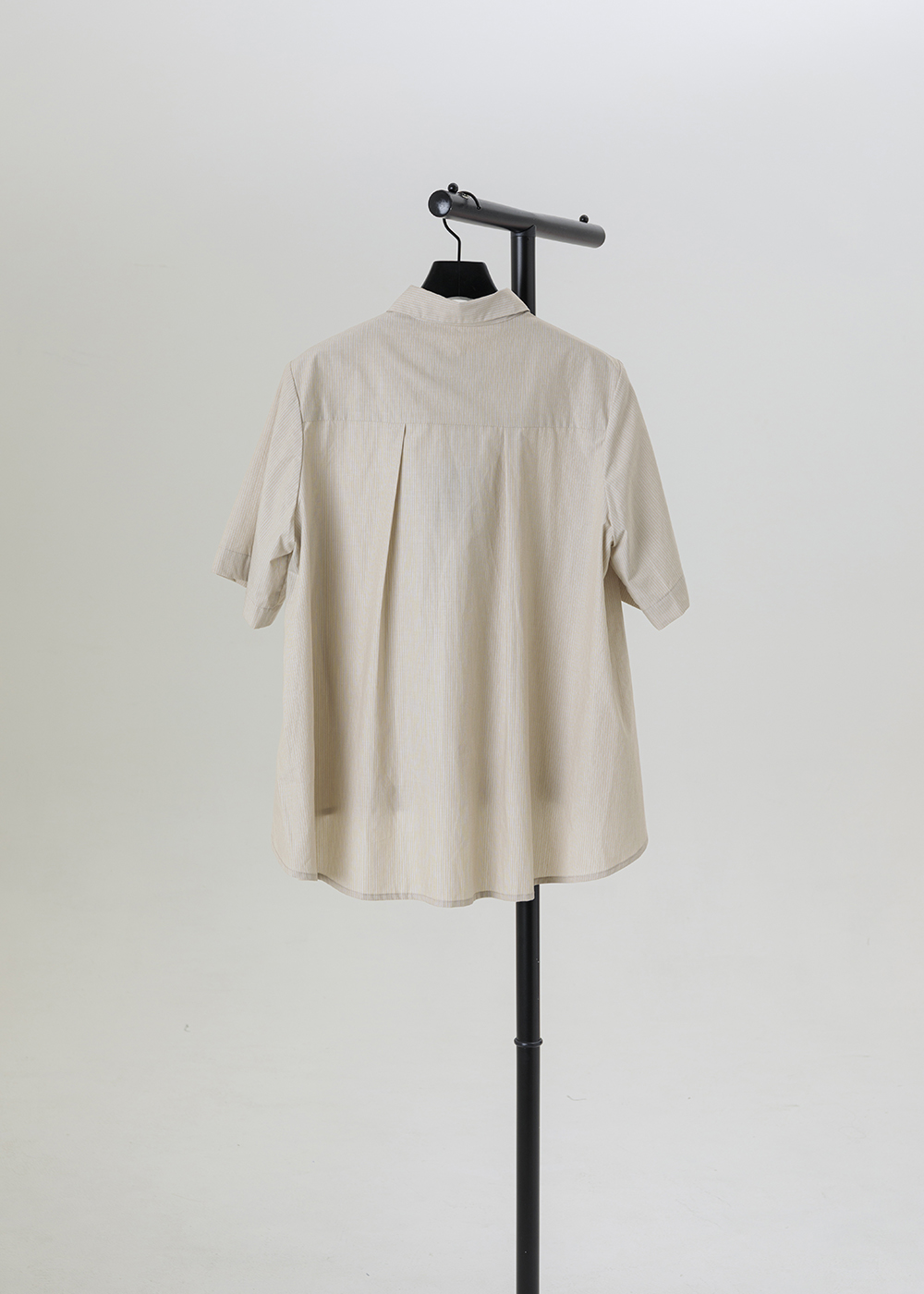 疊序短袖翻領剪接襯衫 