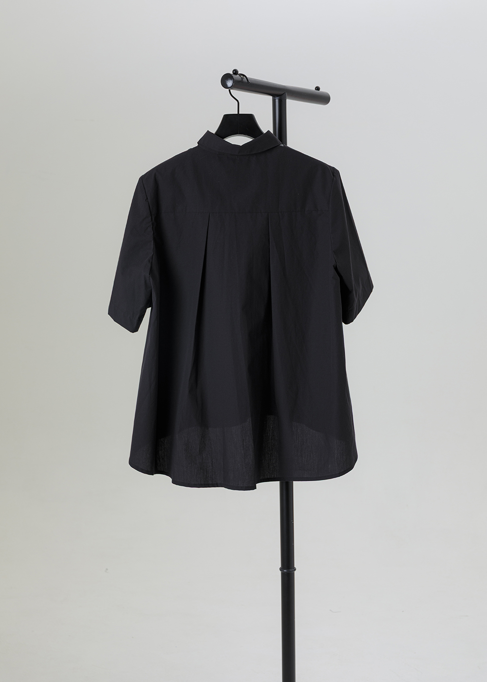 疊序短袖翻領剪接襯衫 