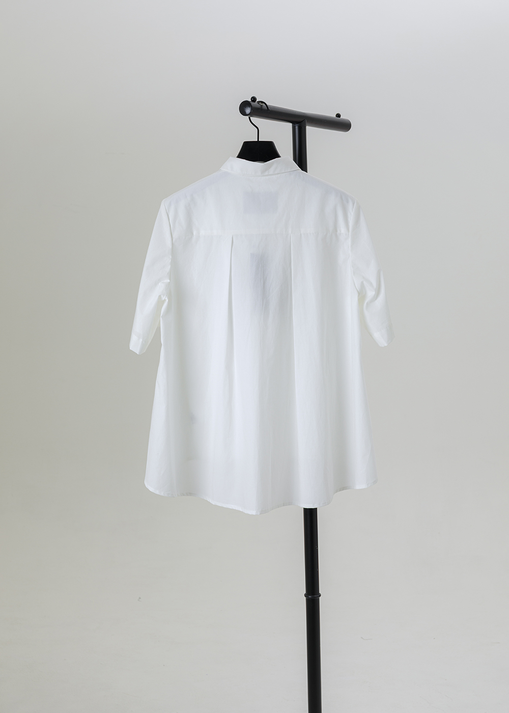 疊序短袖翻領剪接襯衫 