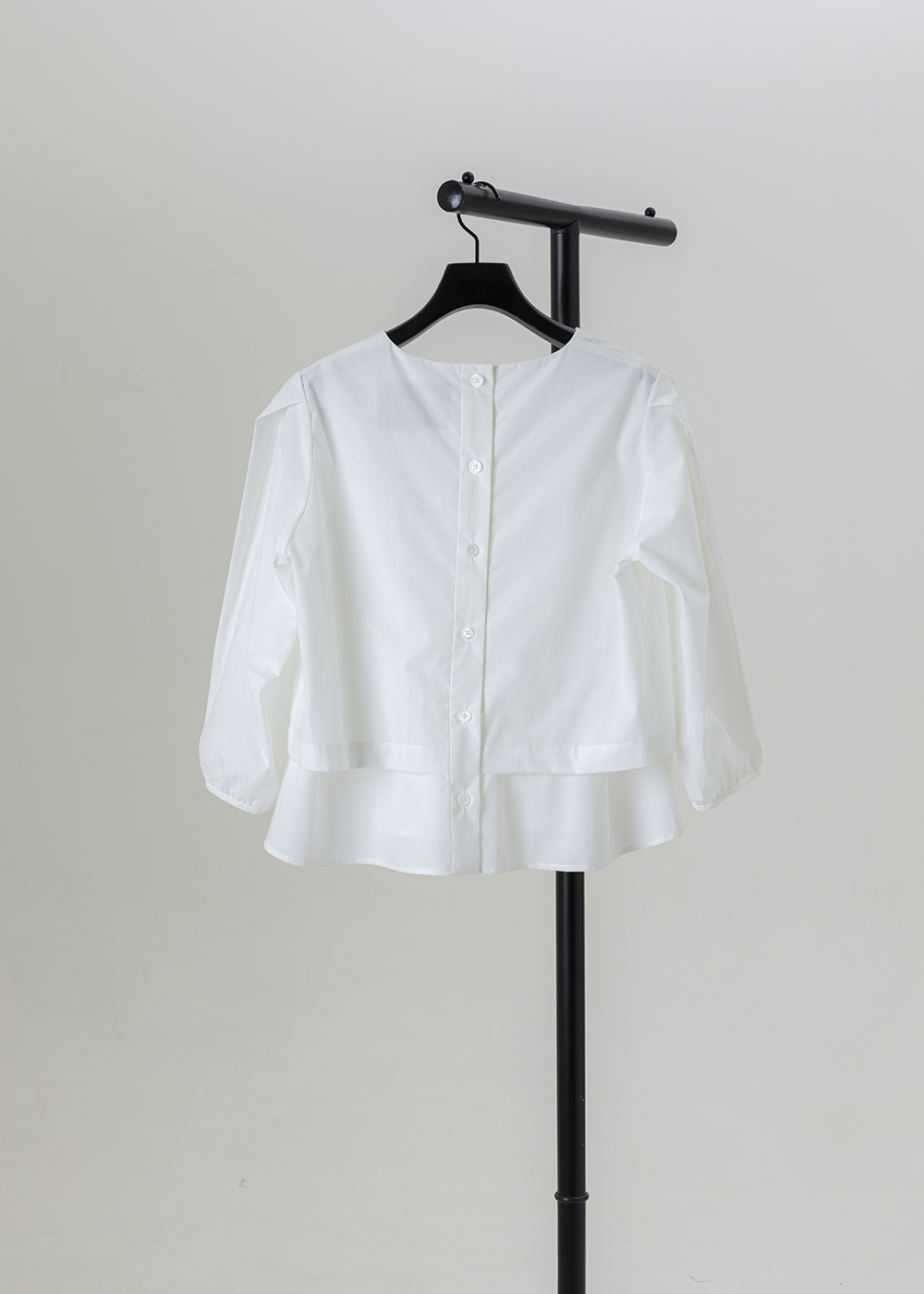 層幕分層剪接六分袖上衣