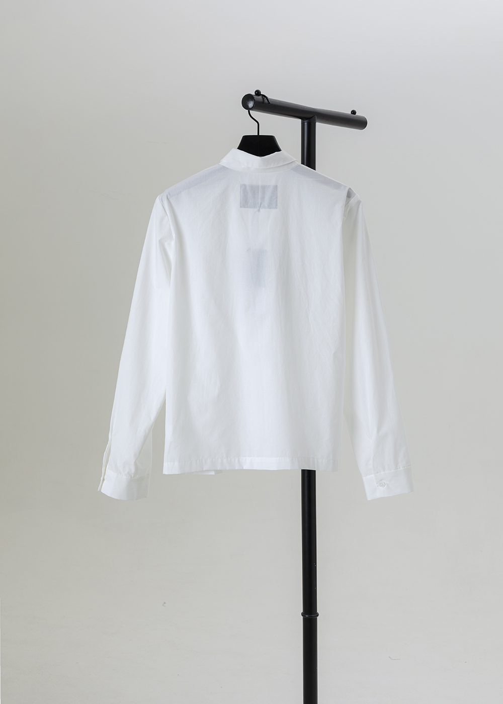 素隱輕透直紋長袖襯衫