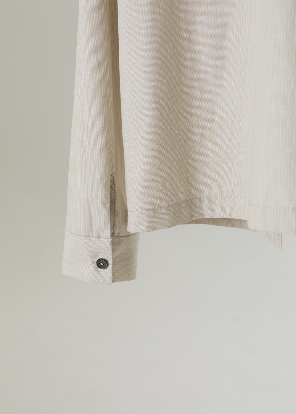 素隱輕透直紋長袖襯衫