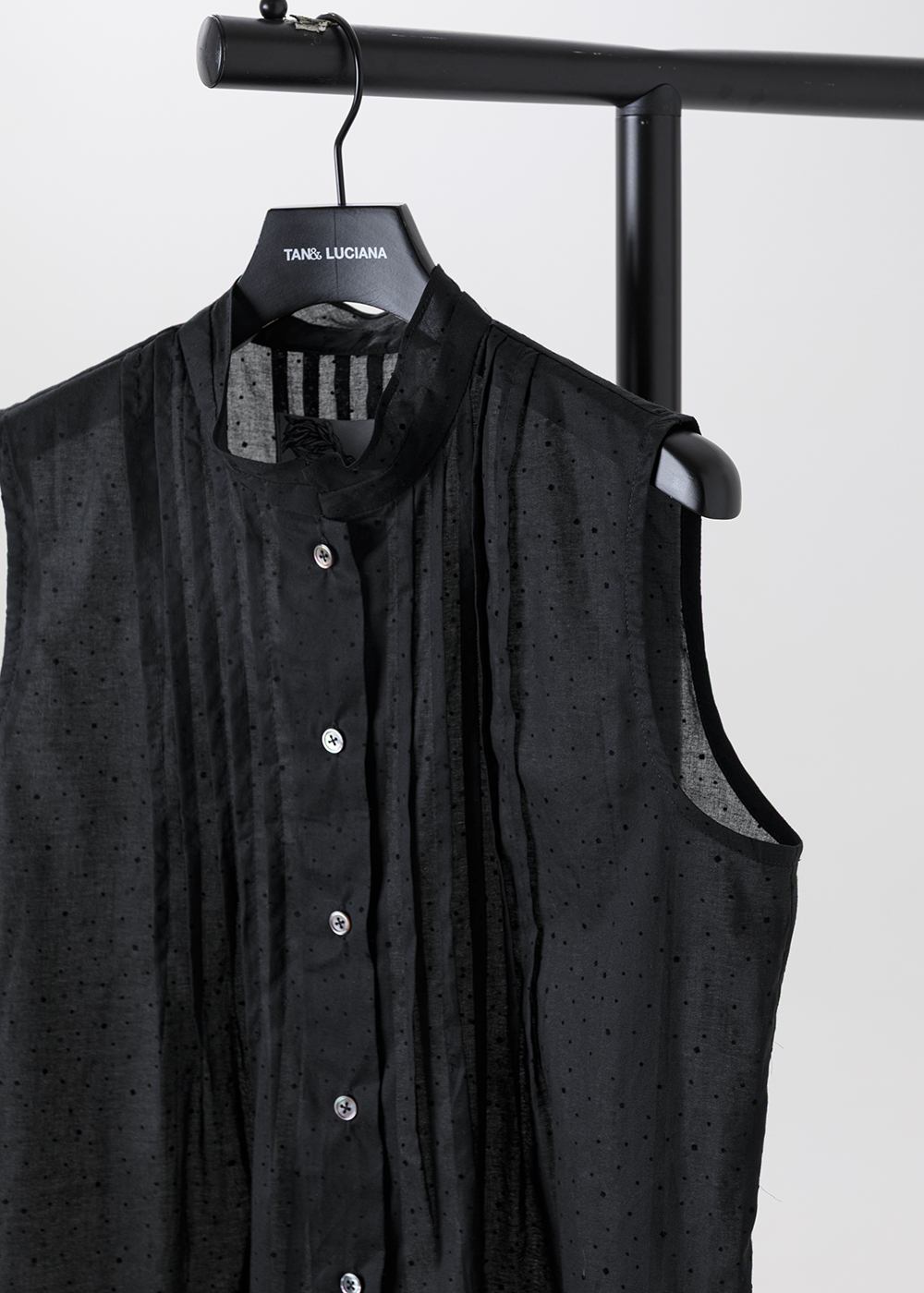 |微粒光影|立領褶飾無袖上衣