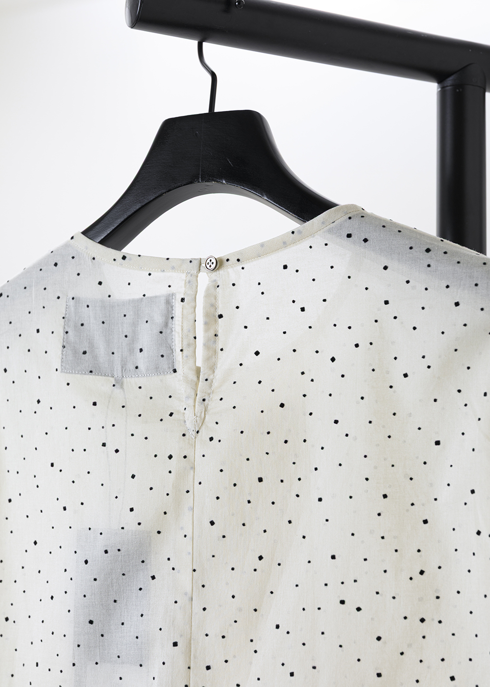 |微粒光影|前摺飾襬短袖上衣