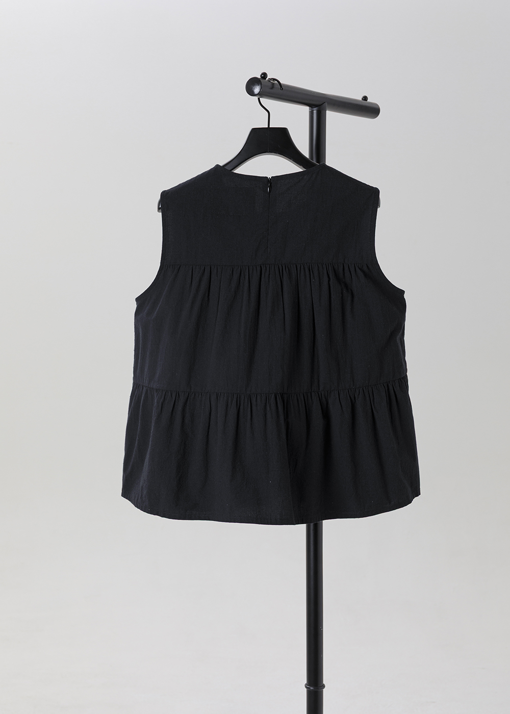 |棉結光影|細點前摺片袖上衣 