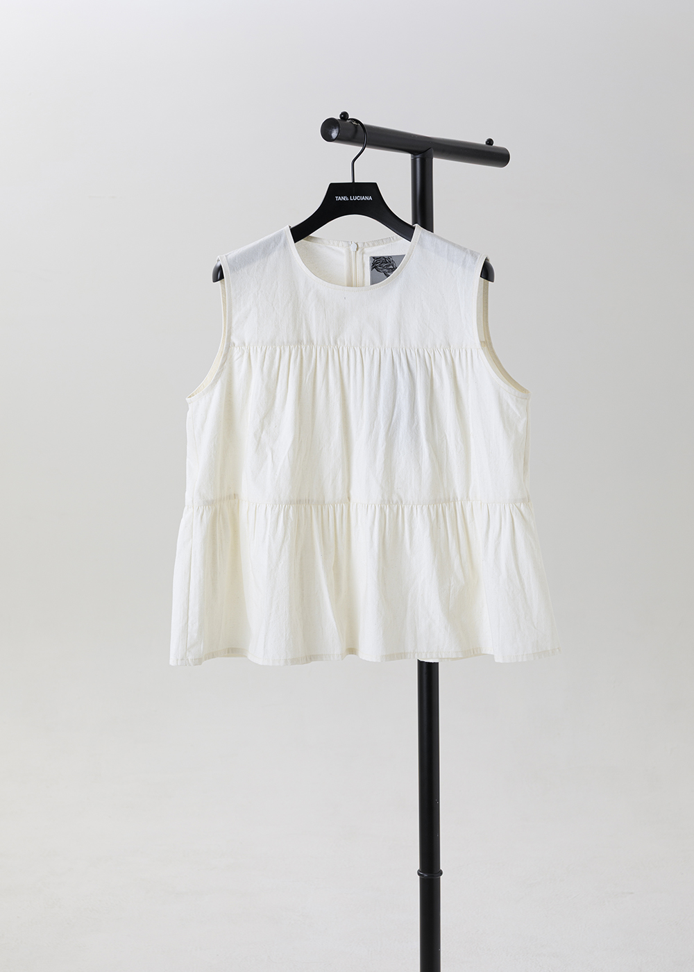 |棉結光影|細點前摺片袖上衣 