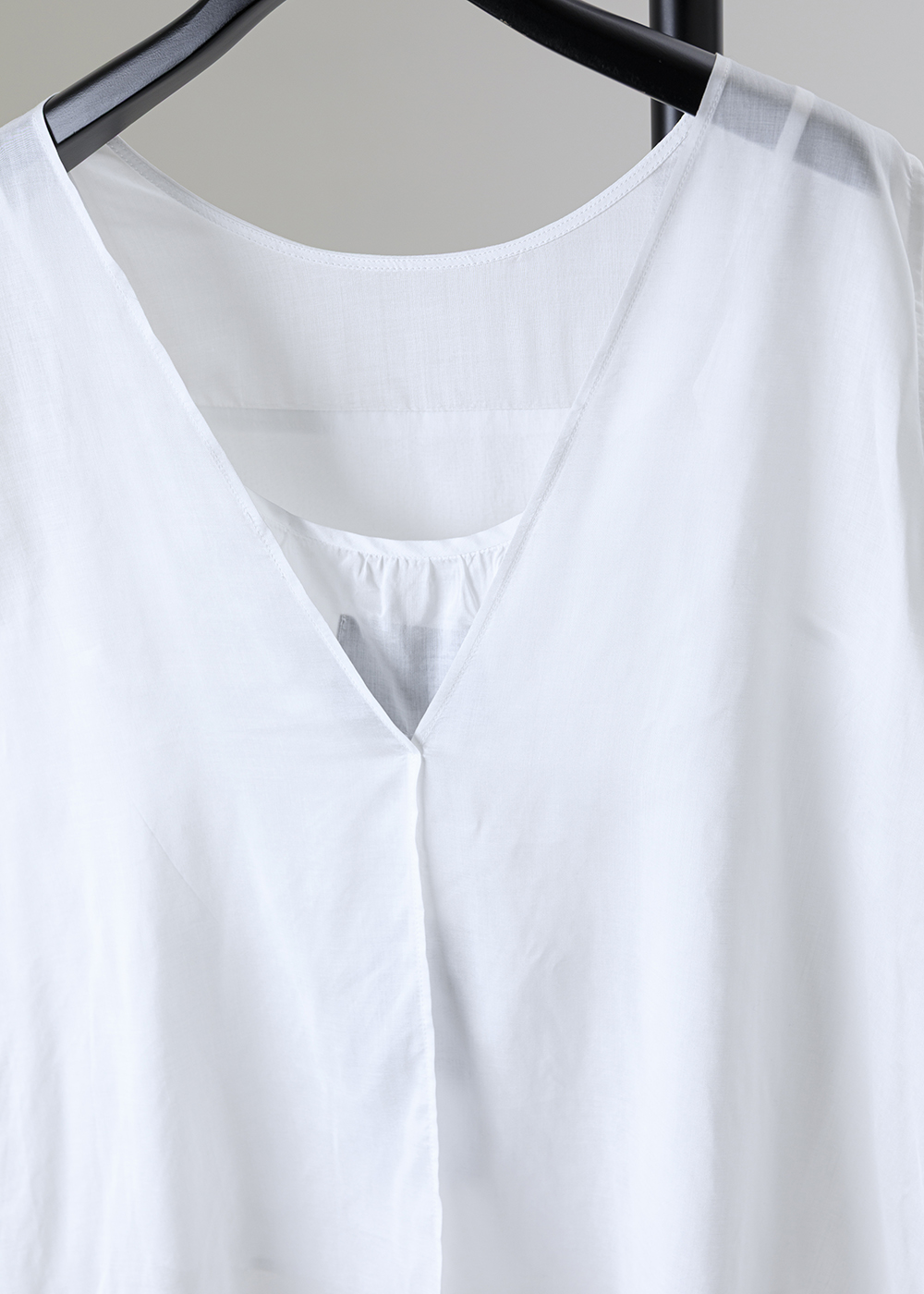 層次拼接透感無袖上衣