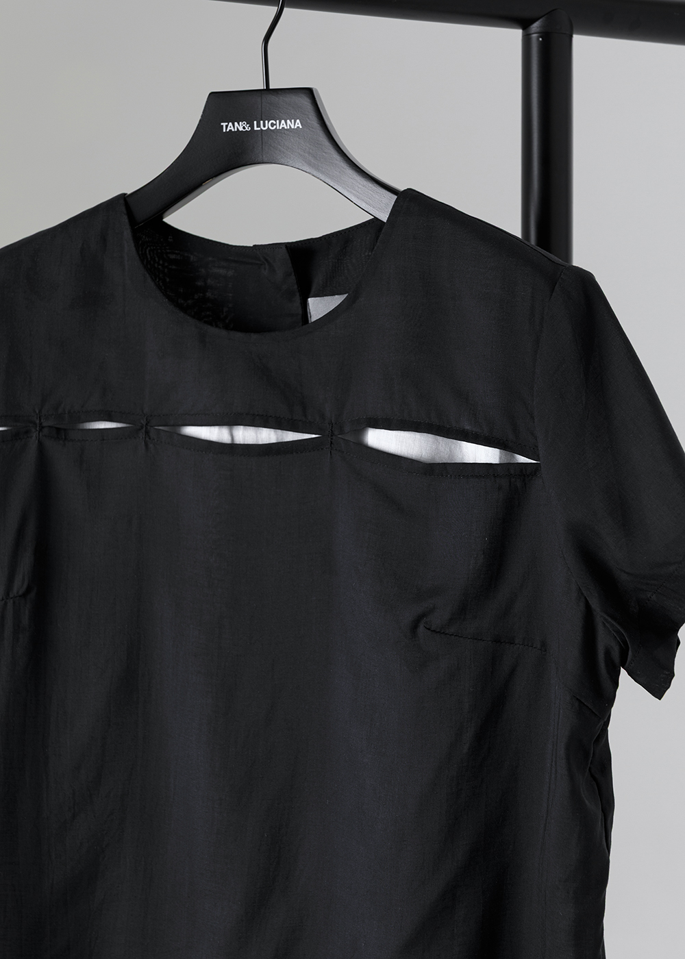 光隙雙層下擺設計上衣