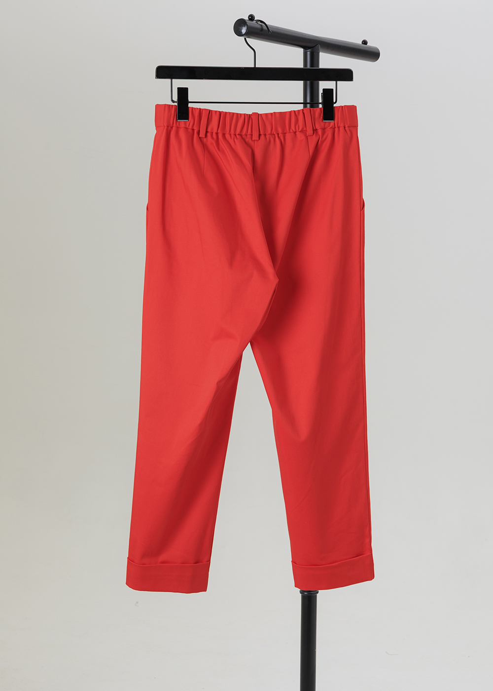 俐落修身直筒八分長褲・霧光微彈棉