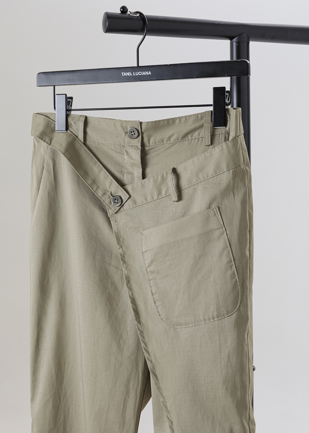 Wide-leg Pants