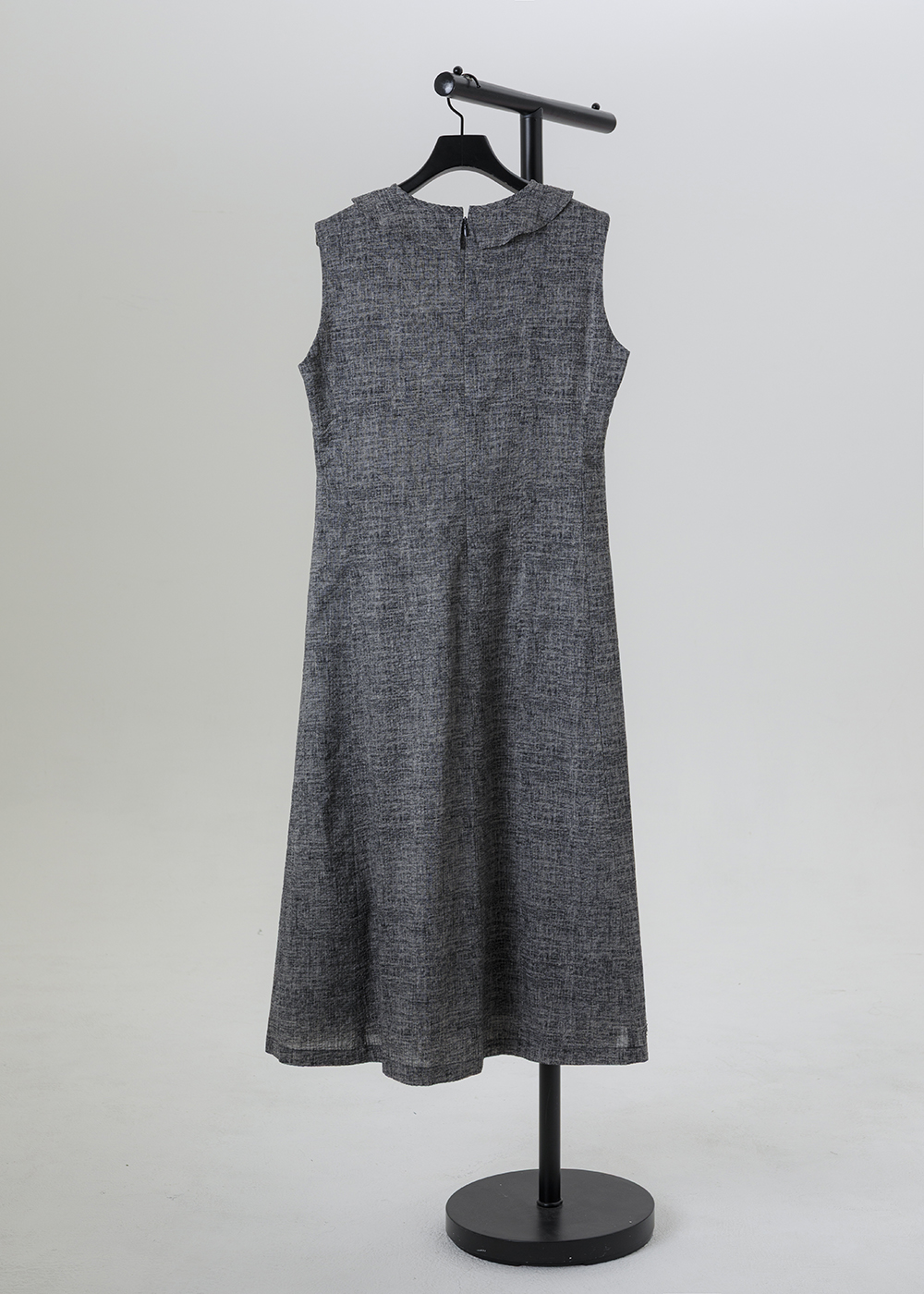 迴響時序開領飄帶背心洋裝