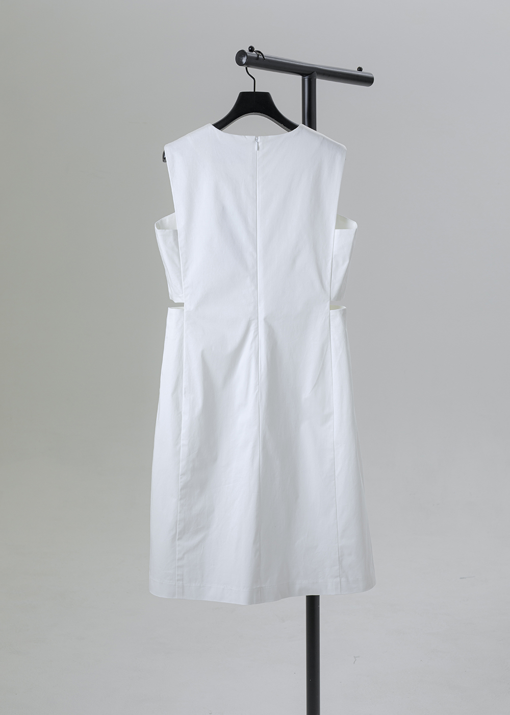 幾何腰側鏤空結構洋裝