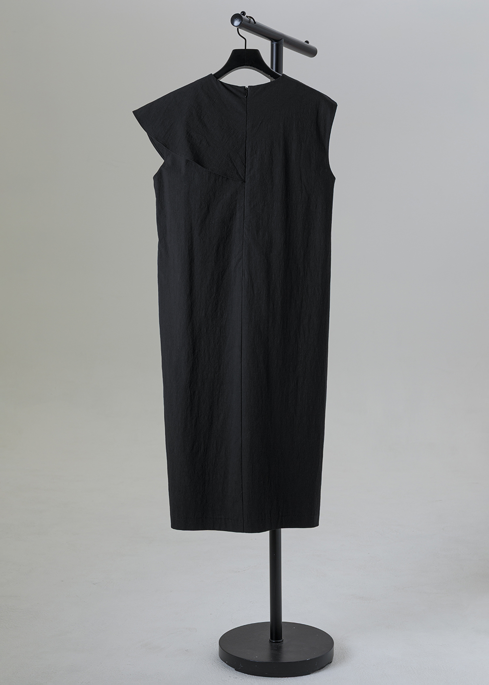 |柔霧棉紋|克制輪廓不對稱直身洋裝