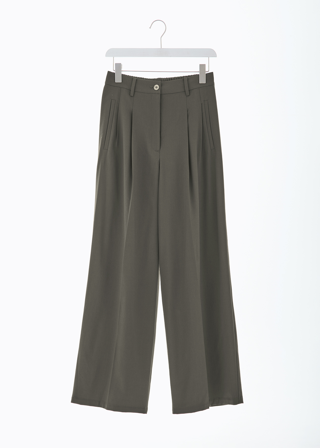 Pleated trousers