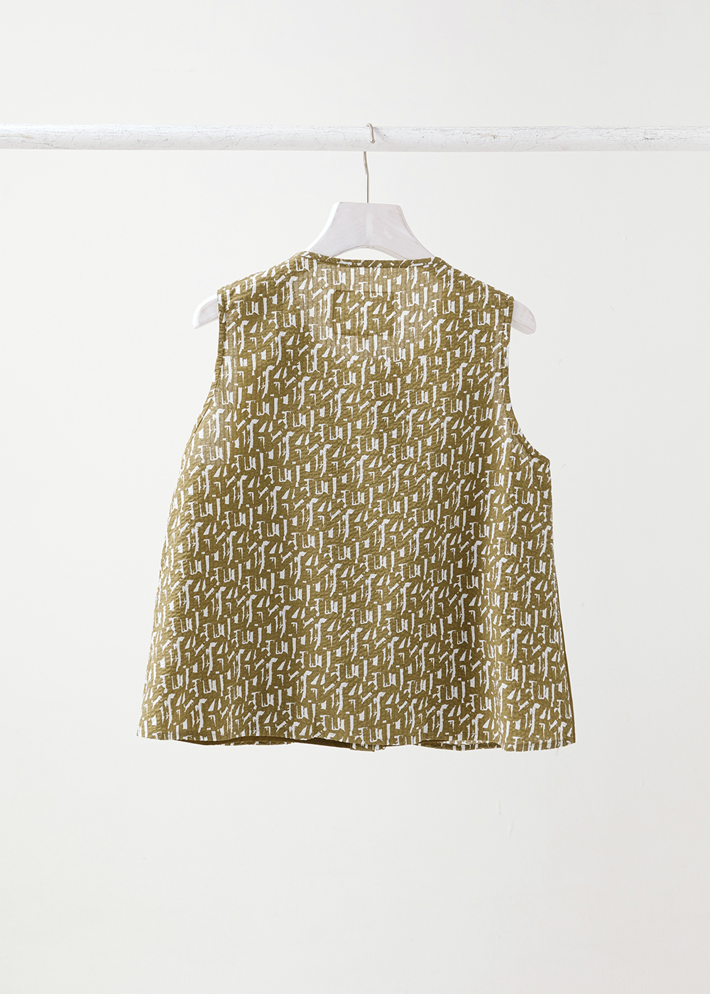 Spliced Sleeveless Blouse