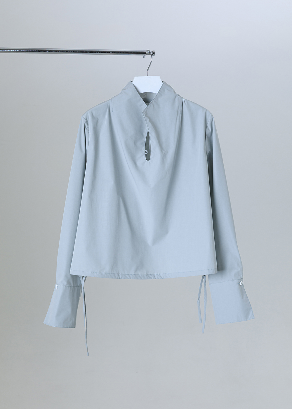 下襬抽皺綁繩襯衫
