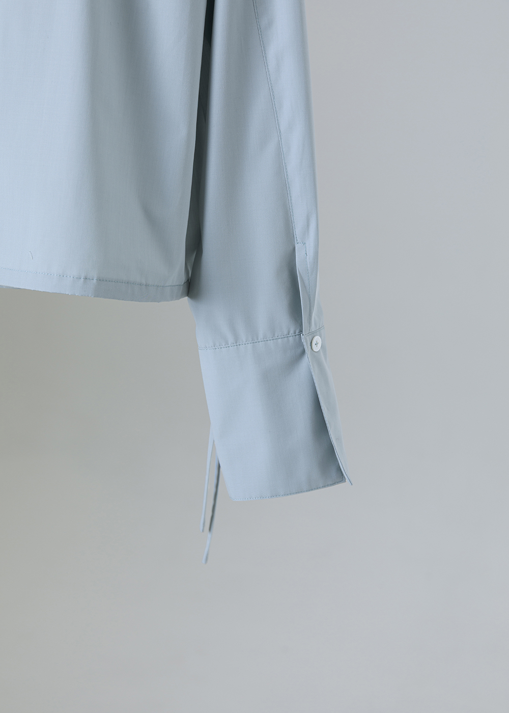 下襬抽皺綁繩襯衫