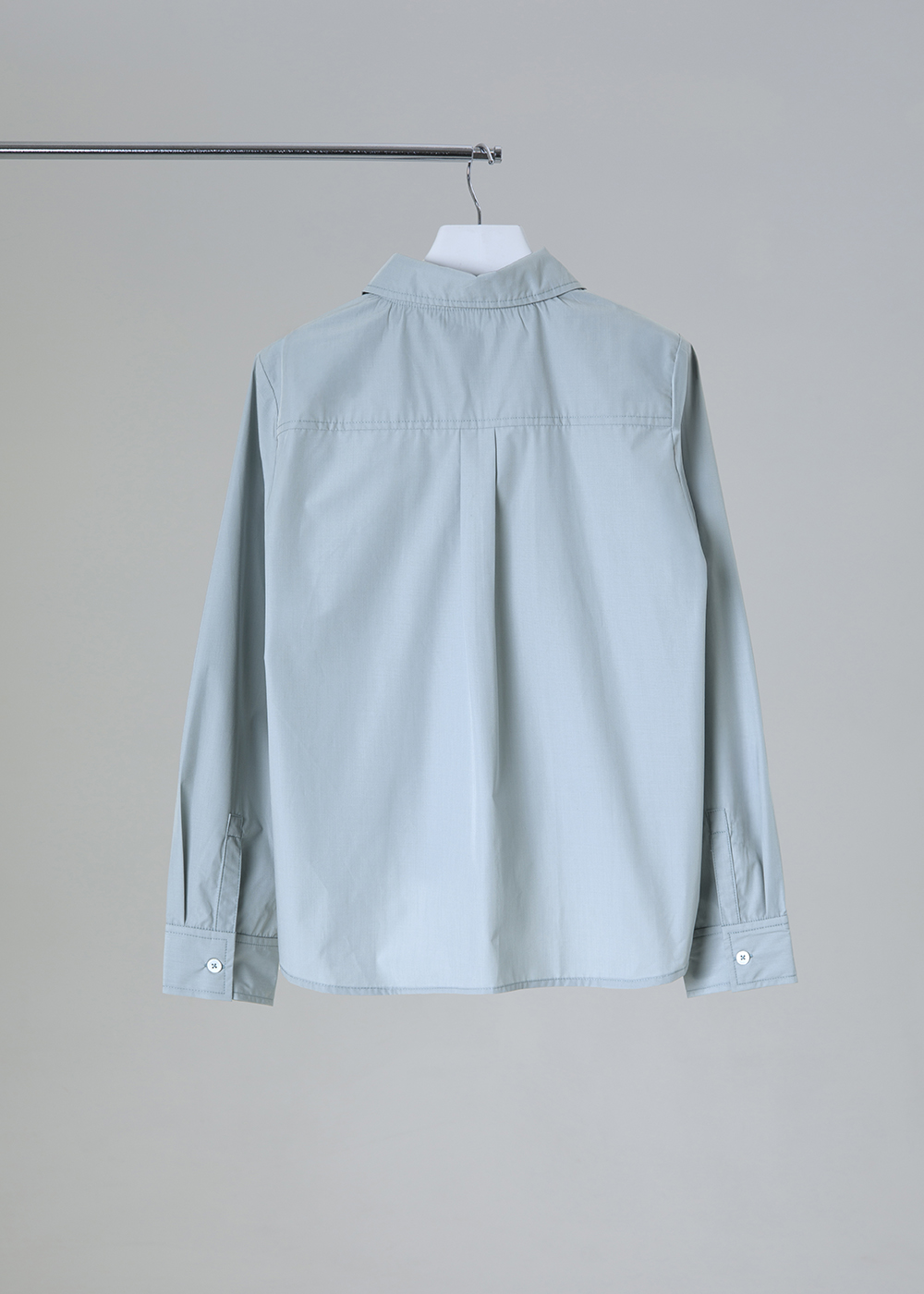 沉著微褶弧襬襯衫