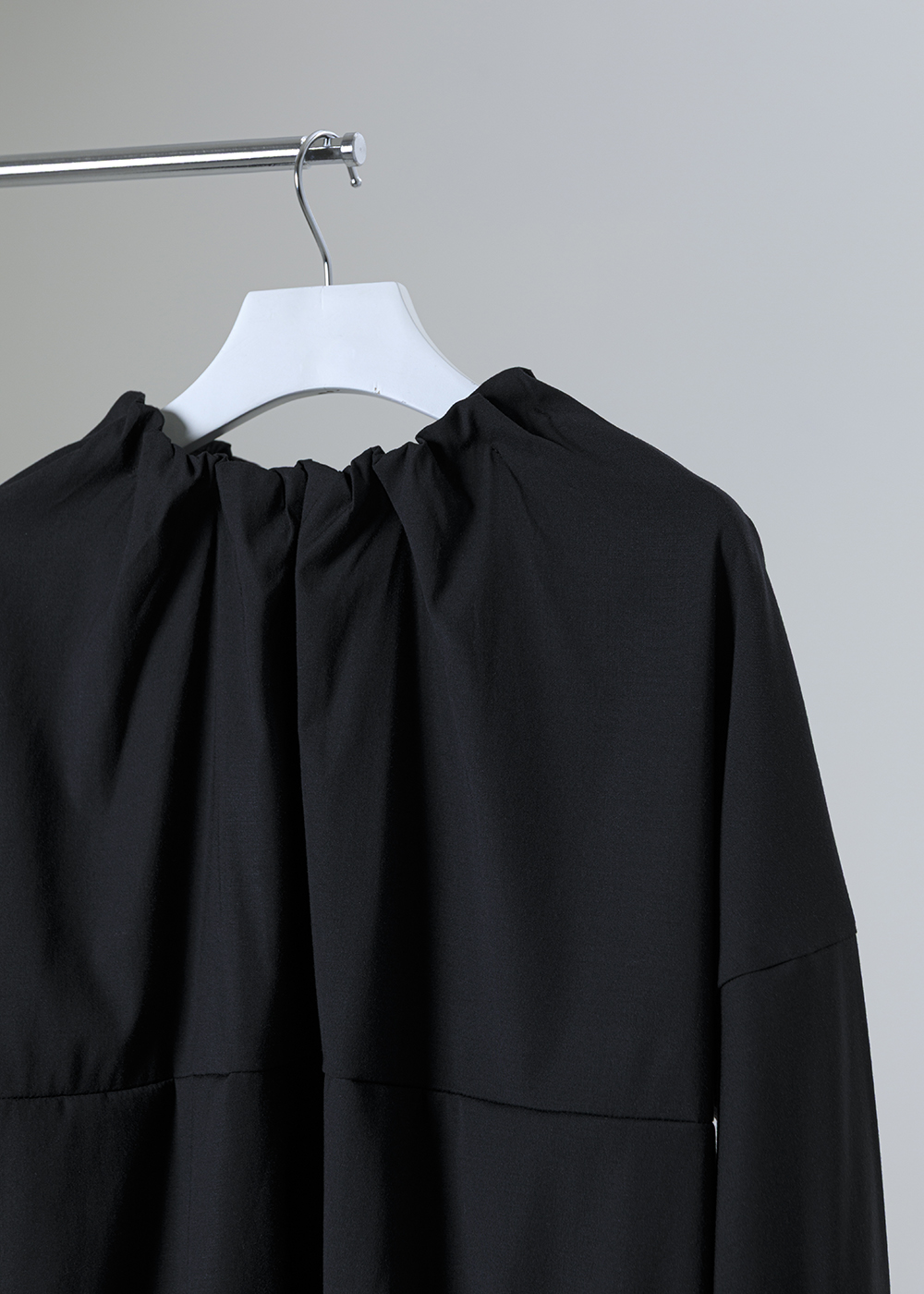 微瀾立褶花苞長袖上衣