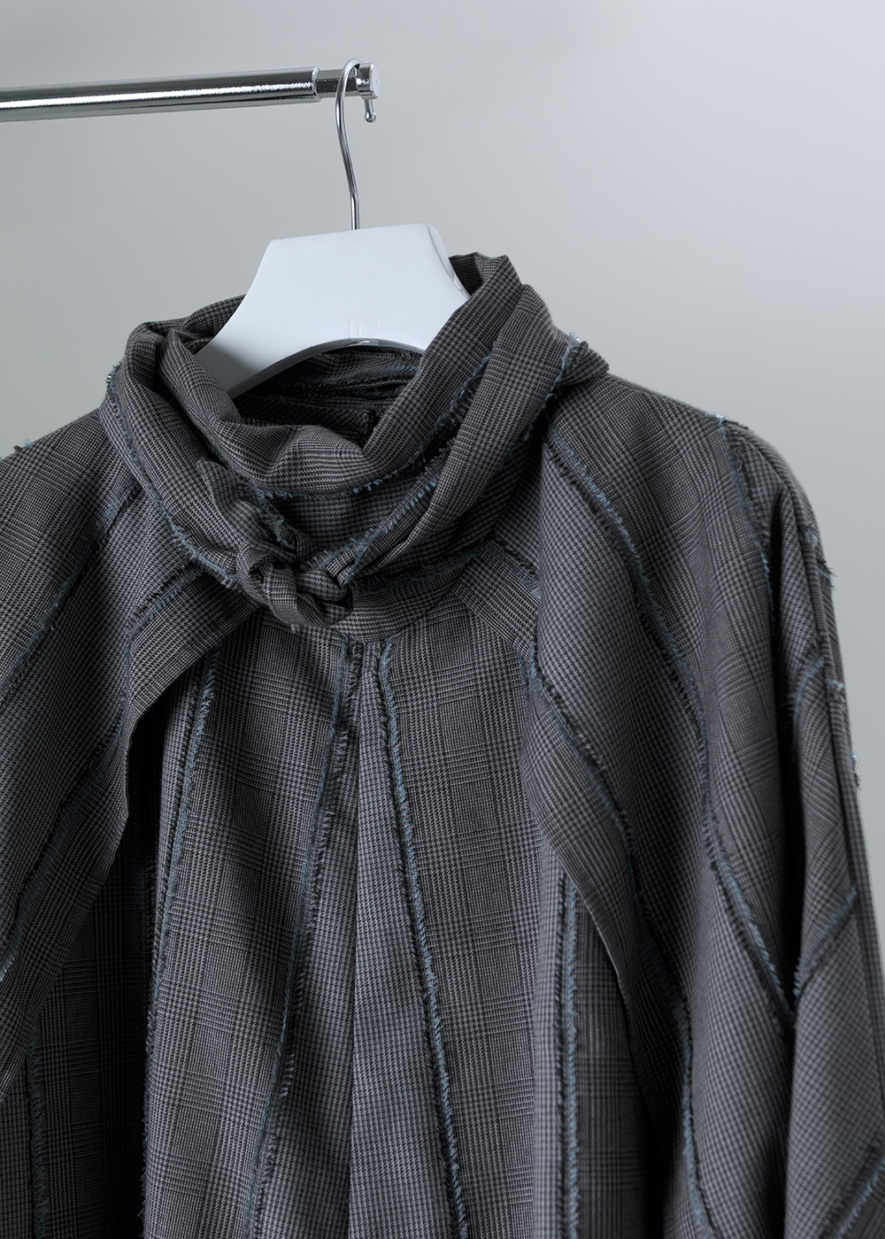 立體格紋立領綁結上衣