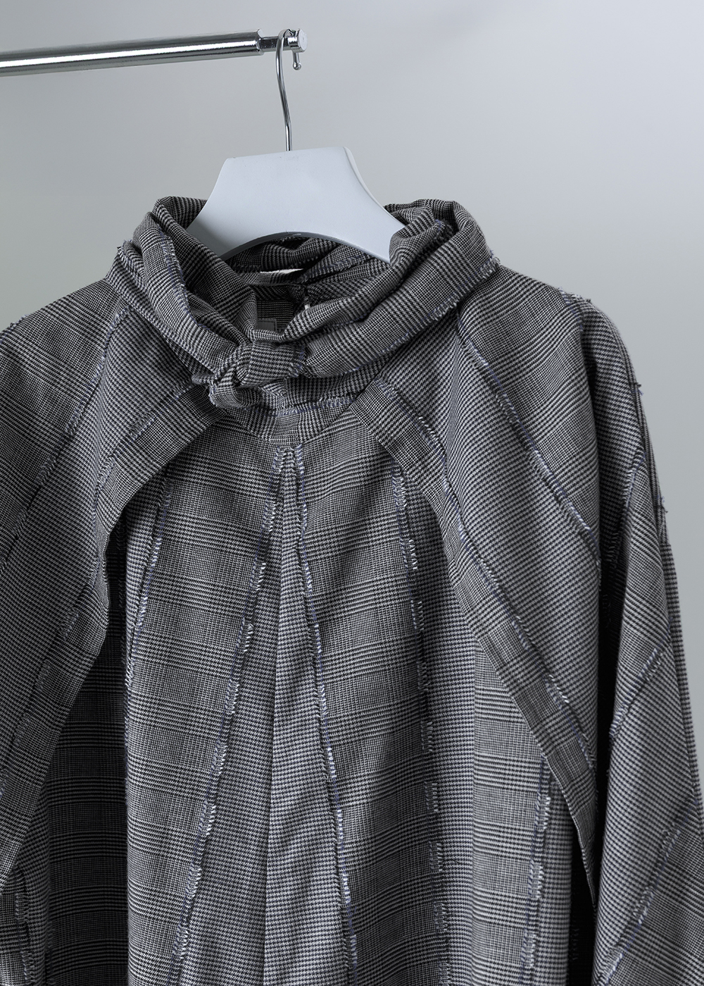 立體格紋立領綁結上衣